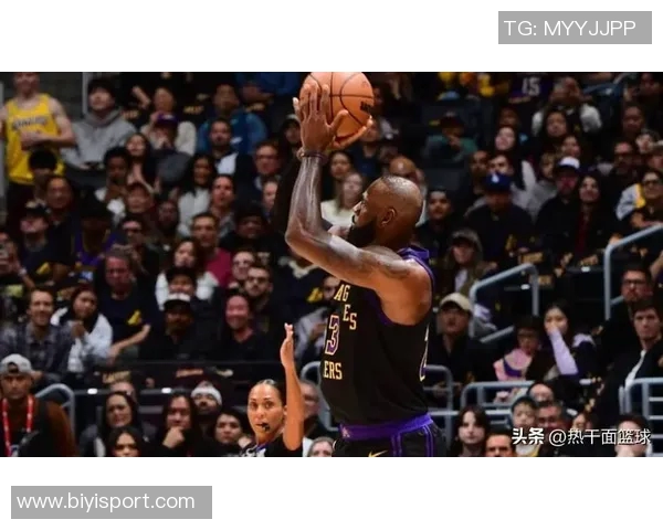 雷迪克揭秘掩护战术背后詹姆斯错位优势的秘密与策略