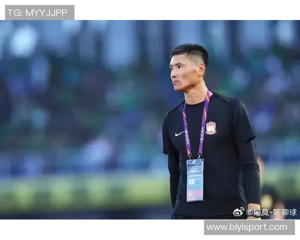 邵佳一将携西海岸教练组加盟国足引发媒体关注