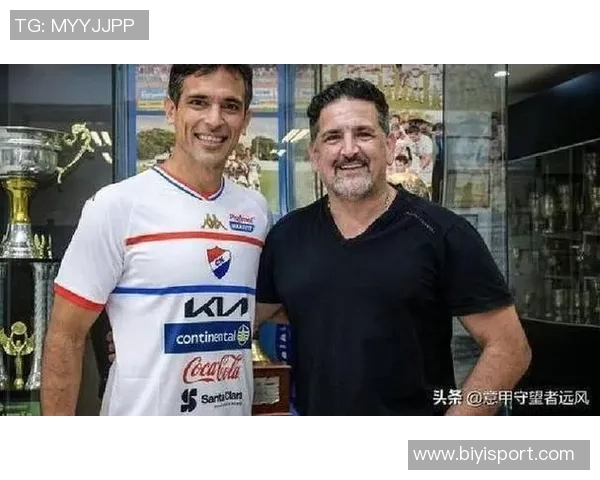 传奇圣克鲁斯44岁再战绿茵场开启生涯第28季去年32场贡献4球