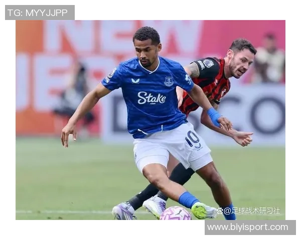 埃弗顿宣布提前召回18岁中场阿姆斯特朗重返球队助力争夺主力位置 埃弗顿宣布提前召回18岁中场阿姆斯特朗重返球队助力争夺主力位置